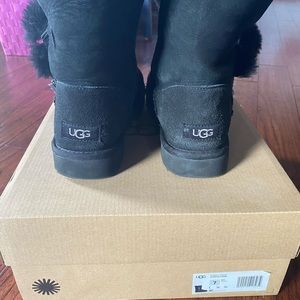 Uggs Women Black Button Boots With Azaela Charm Size 7